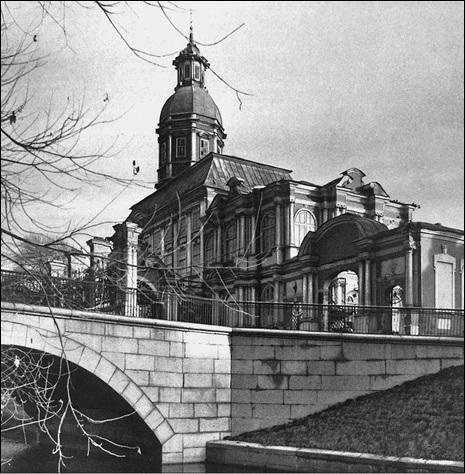 Иллюстрация к книге — Путешествие по храмам и монастырям Санкт-Петербурга  [_032.jpg]