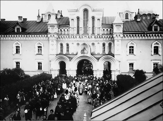 Иллюстрация к книге — Путешествие по храмам и монастырям Санкт-Петербурга  [_041.jpg]