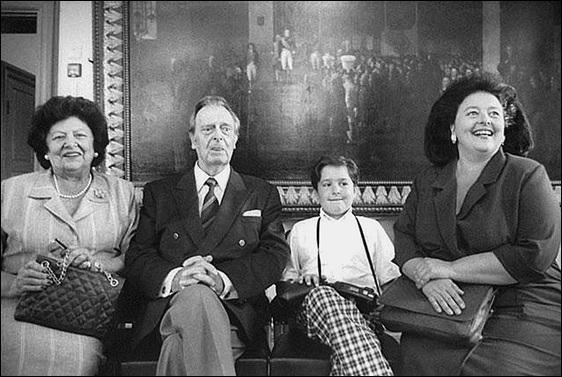 Иллюстрация к книге — Путешествие по храмам и монастырям Санкт-Петербурга  [_075.jpg]