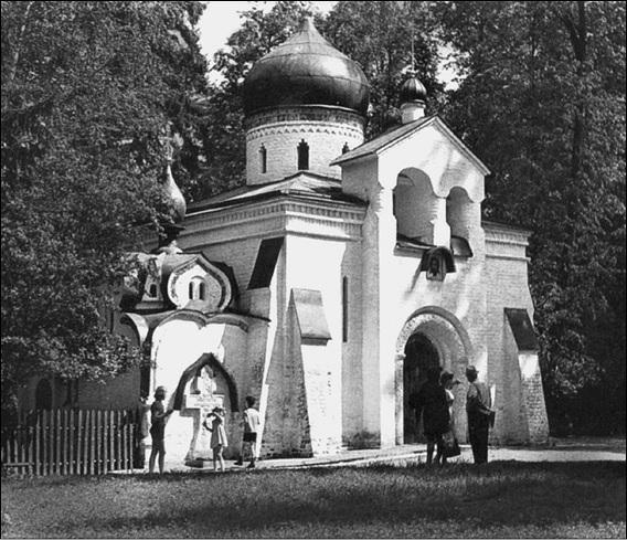 Иллюстрация к книге — Усадьбы Подмосковья. История. Владельцы. Жители. Архитектура  [_048.jpg]