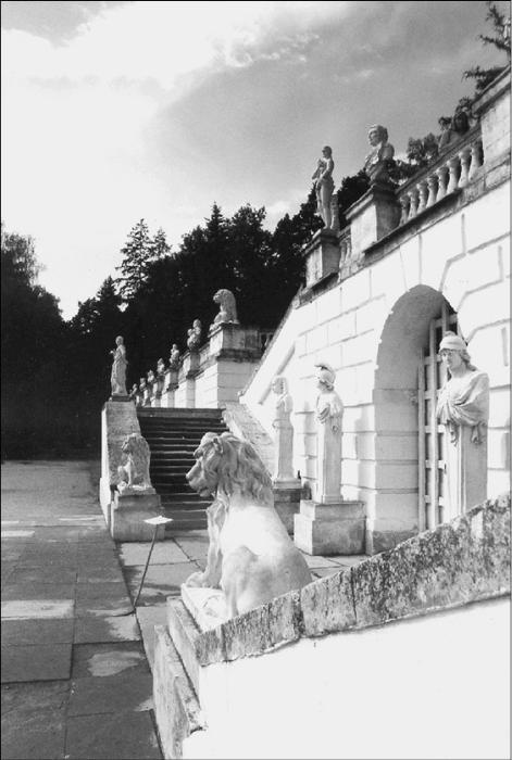 Иллюстрация к книге — Усадьбы Подмосковья. История. Владельцы. Жители. Архитектура  [_149.jpg]