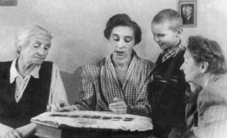 Иллюстрация к книге — Лучшая подруга Фаины Раневской [i_018.jpg]