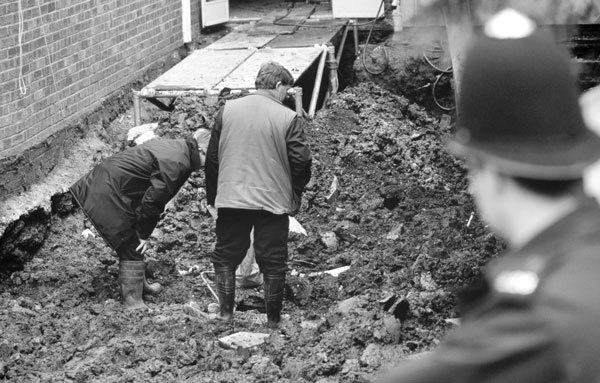 Иллюстрация к книге — 25 историй серийных убийц [i_120.jpg]