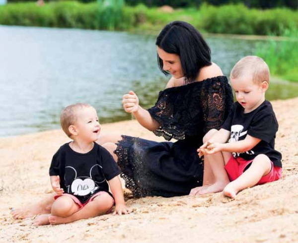 Иллюстрация к книге — Счастлива без рук. Реальная история любви и зверства [i_011.jpg]