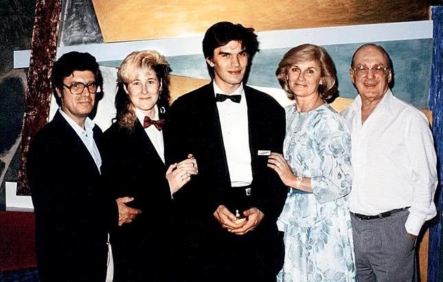 Иллюстрация к книге — Стингрей в Зазеркалье [i_001.jpg]