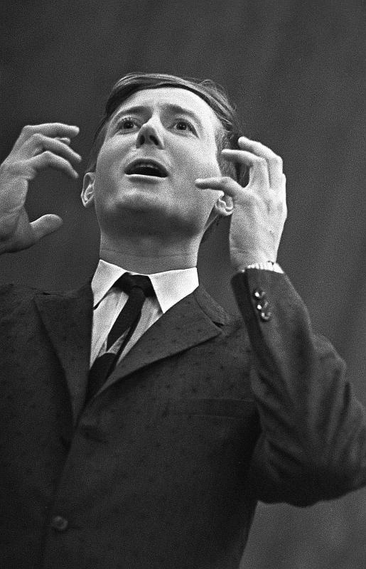 Иллюстрация к книге — Диалоги с Евгением Евтушенко [i_001.jpg]