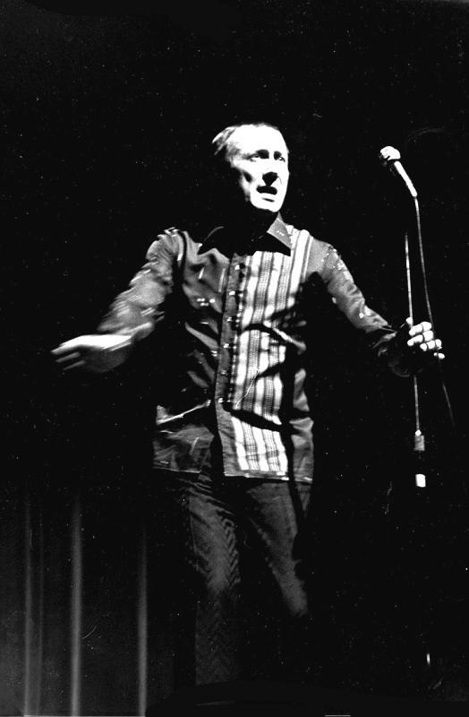 Иллюстрация к книге — Диалоги с Евгением Евтушенко [i_035.jpg]