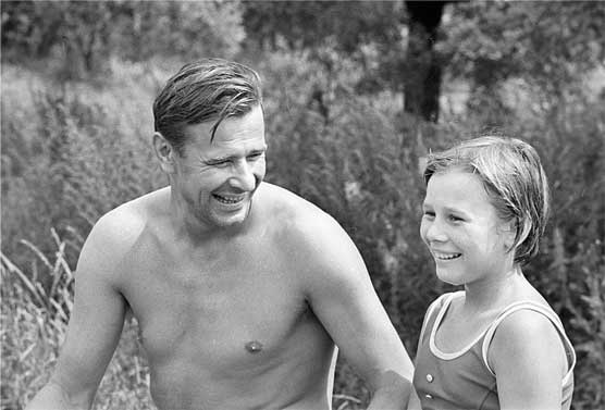 Иллюстрация к книге — Лев Яшин. Вратарь моей мечты [i_012.jpg]