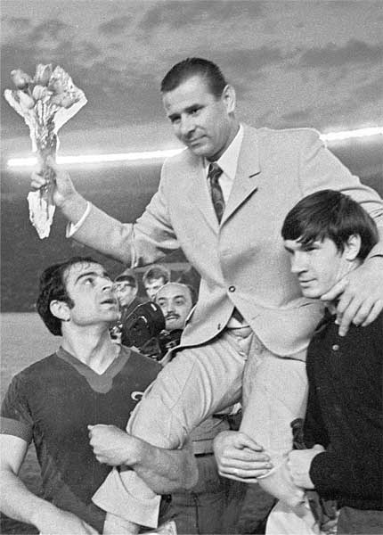 Иллюстрация к книге — Лев Яшин. Вратарь моей мечты [i_018.jpg]