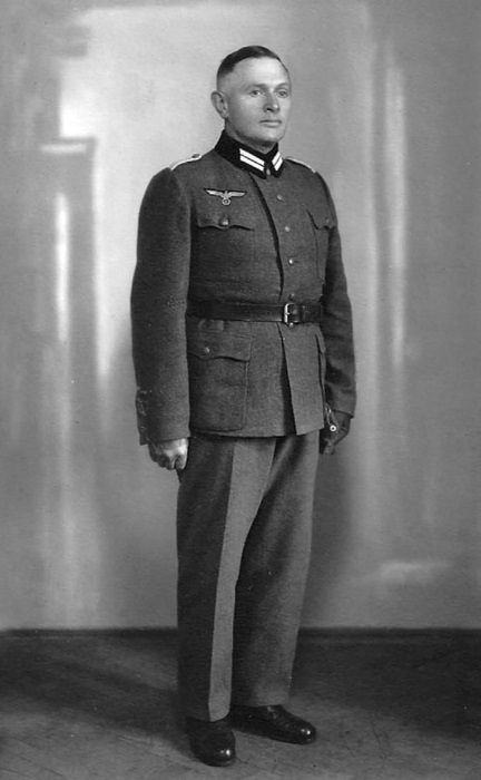 Иллюстрация к книге — Марш Смерти Русского охранного корпуса [i_004.jpg]