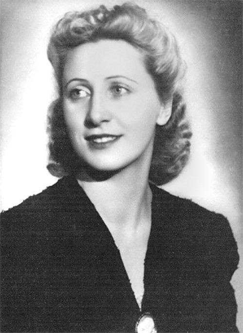 Иллюстрация к книге — Майя Плисецкая. Богиня русского балета [i_004.jpg]