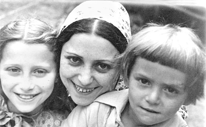 Иллюстрация к книге — Майя Плисецкая. Богиня русского балета [i_008.jpg]