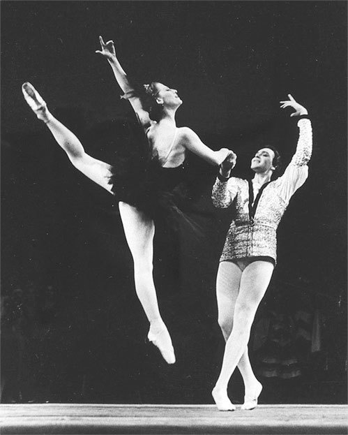 Иллюстрация к книге — Майя Плисецкая. Богиня русского балета [i_014.jpg]