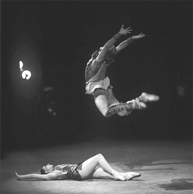 Иллюстрация к книге — Майя Плисецкая. Богиня русского балета [i_018.jpg]