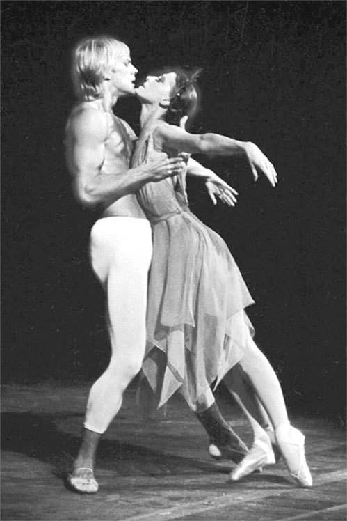 Иллюстрация к книге — Майя Плисецкая. Богиня русского балета [i_022.jpg]