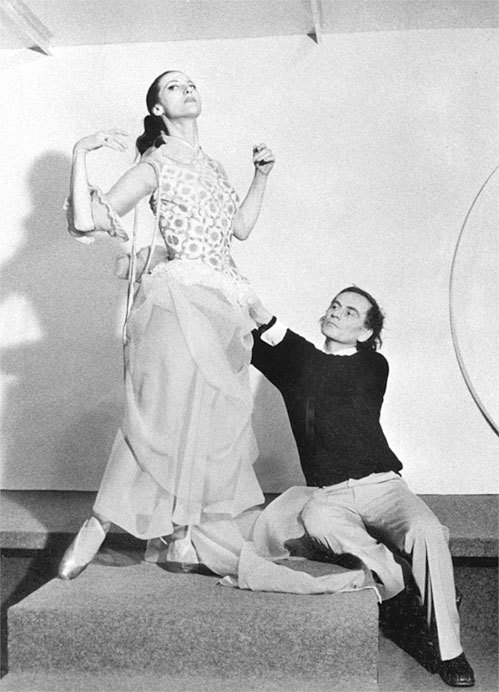 Иллюстрация к книге — Майя Плисецкая. Богиня русского балета [i_040.jpg]