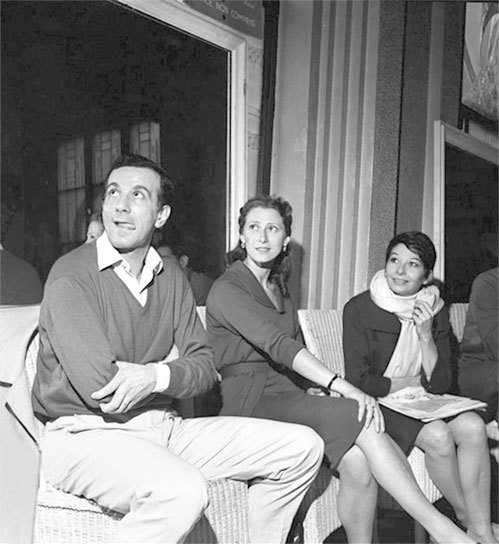 Иллюстрация к книге — Майя Плисецкая. Богиня русского балета [i_042.jpg]