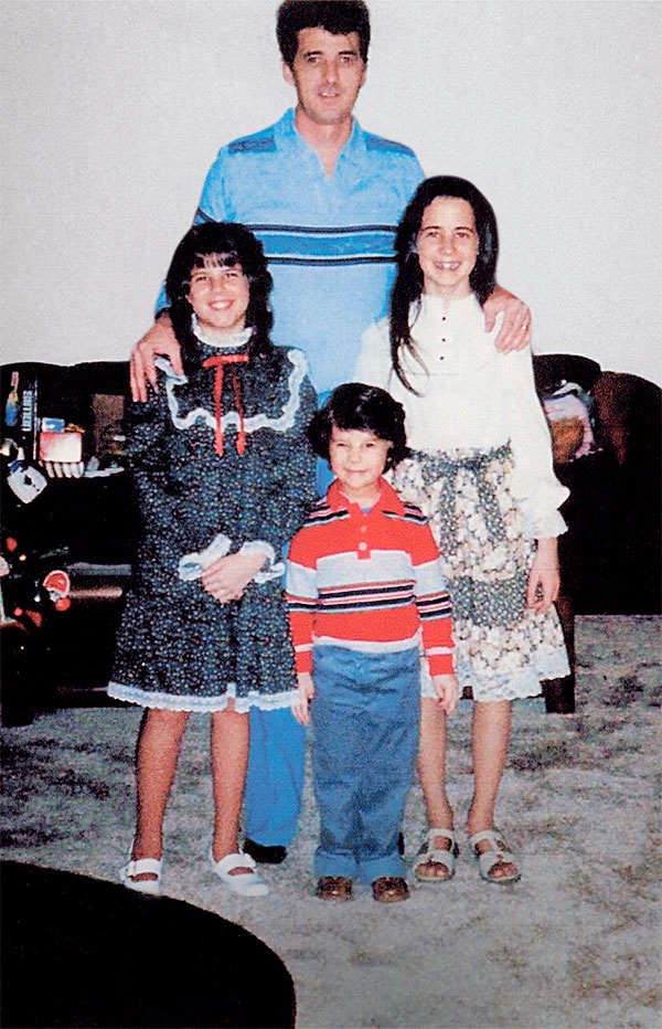 Иллюстрация к книге — Между панк-роком и смертью [i_003.jpg]