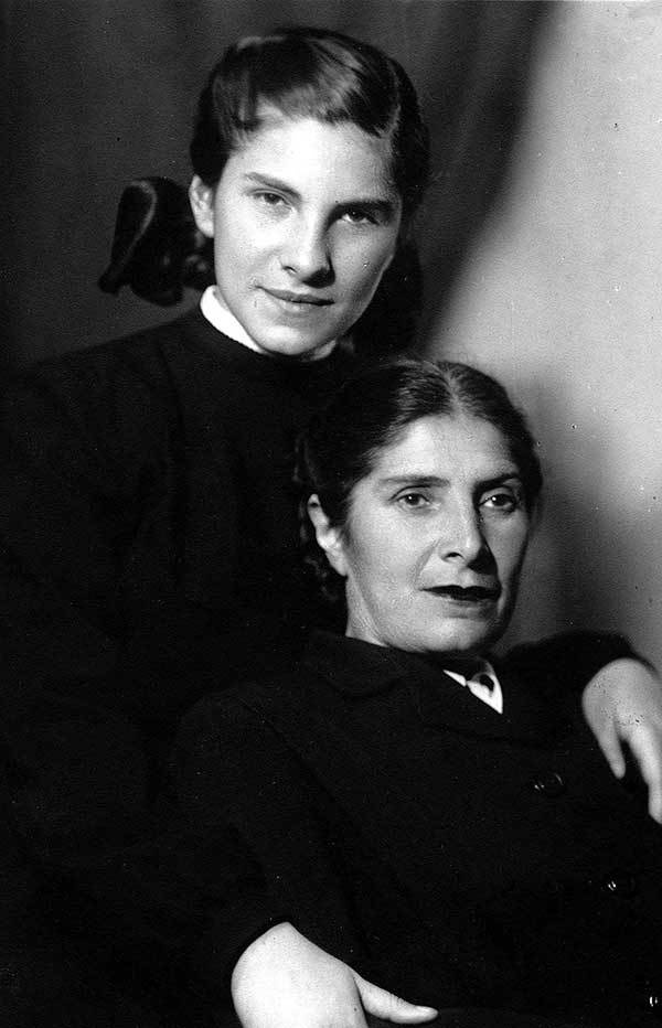 Иллюстрация к книге — Я медленно открыла эту дверь [i_018.jpg]