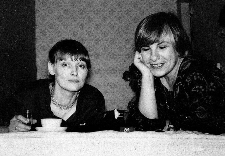 Иллюстрация к книге — Я медленно открыла эту дверь [i_044.jpg]