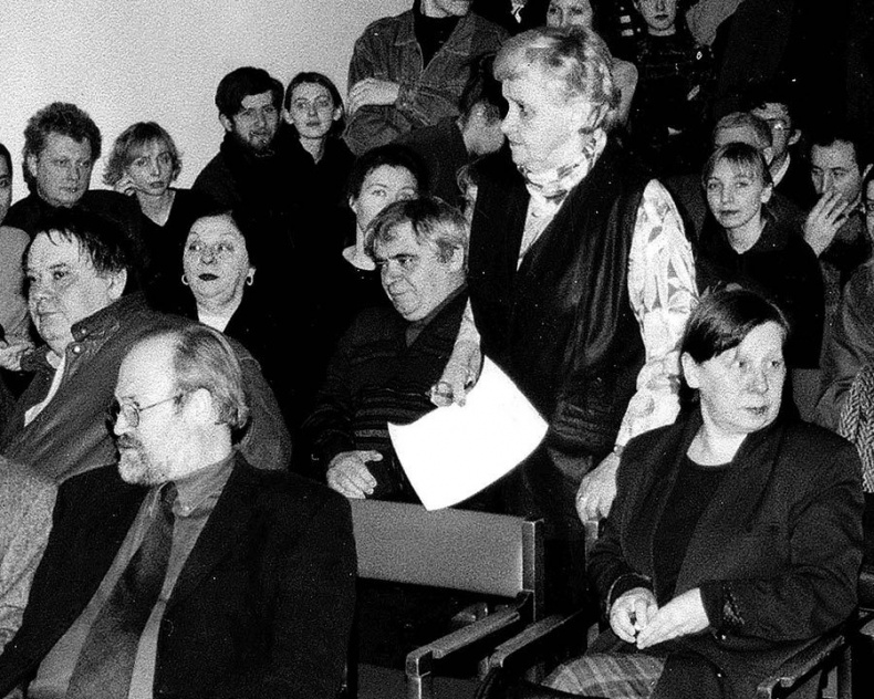 Иллюстрация к книге — Я медленно открыла эту дверь [i_045.jpg]