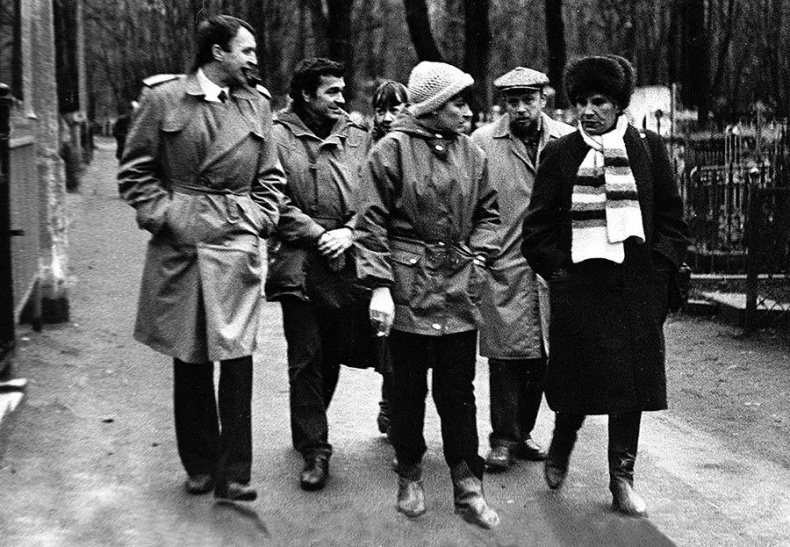 Иллюстрация к книге — Я медленно открыла эту дверь [i_046.jpg]