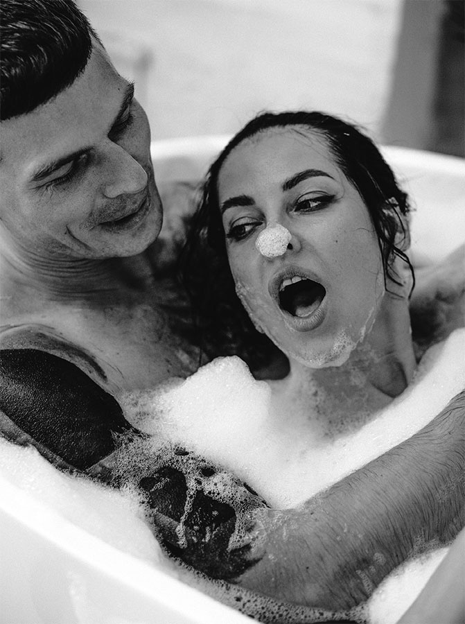 Иллюстрация к книге — 1000 и 1 ночь без секса. Черная книга. Чем занималась я, пока вы занимались сексом [i_003.jpg]