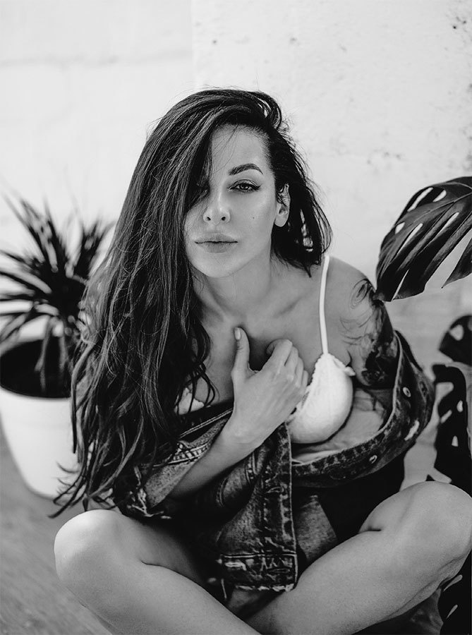 Иллюстрация к книге — 1000 и 1 ночь без секса. Черная книга. Чем занималась я, пока вы занимались сексом [i_008.jpg]