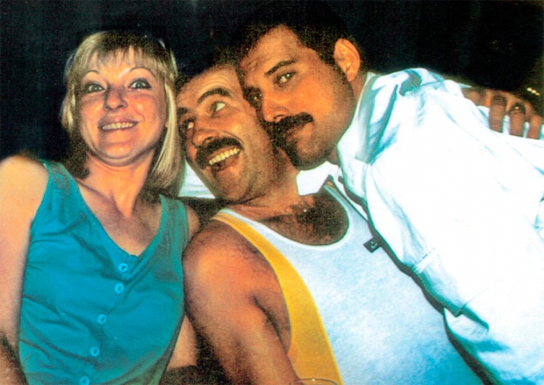 Иллюстрация к книге — Меркьюри и я. Богемская рапсодия, любовь и котики [i_008.jpg]