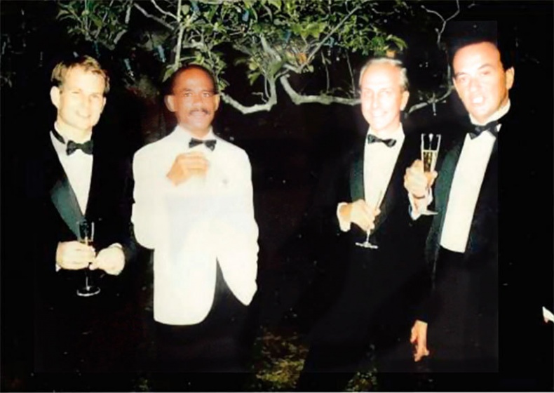 Иллюстрация к книге — Меркьюри и я. Богемская рапсодия, любовь и котики [i_049.jpg]