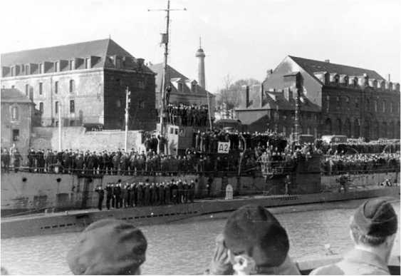 Иллюстрация к книге — Подводные асы Третьего Рейха  [i_042.jpg]