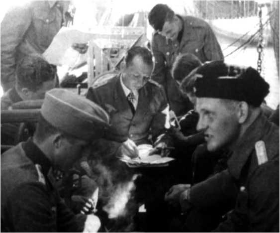 Иллюстрация к книге — Подводные асы Третьего Рейха  [i_062.jpg]