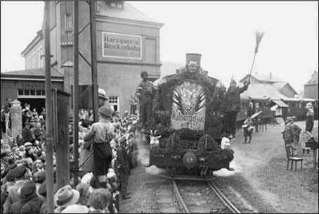 Иллюстрация к книге — Зондеркоманда Х. Колдовской проект Гиммлера [i_003.jpg]