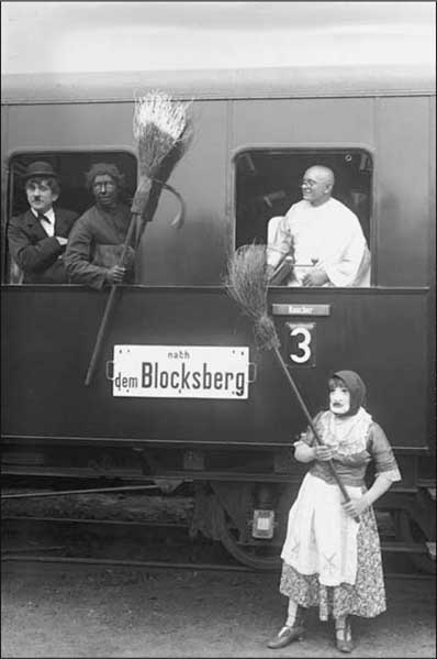 Иллюстрация к книге — Зондеркоманда Х. Колдовской проект Гиммлера [i_062.jpg]