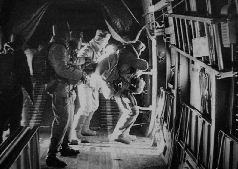 Иллюстрация к книге — Обыкновенный спецназ. Из жизни 24-й бригады спецназа ГРУ [i_005.jpg]