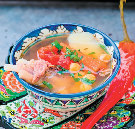 Иллюстрация к книге — Деревенская кухня. Простые и вкусные блюда в сковороде и горшочке [i_001.jpg]