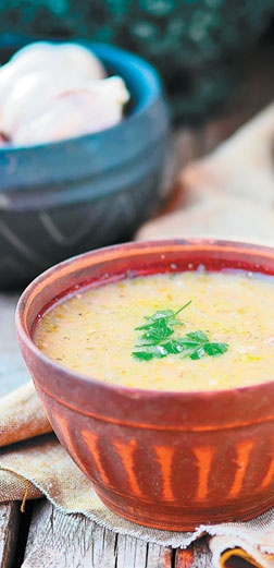 Иллюстрация к книге — Деревенская кухня. Простые и вкусные блюда в сковороде и горшочке [i_003.jpg]