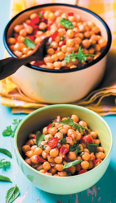 Иллюстрация к книге — Деревенская кухня. Простые и вкусные блюда в сковороде и горшочке [i_040.jpg]