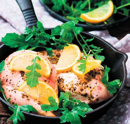 Иллюстрация к книге — Деревенская кухня. Простые и вкусные блюда в сковороде и горшочке [i_070.jpg]