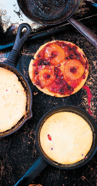 Иллюстрация к книге — Деревенская кухня. Простые и вкусные блюда в сковороде и горшочке [i_088.jpg]