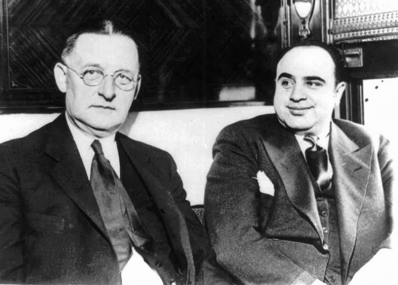 Иллюстрация к книге — Мистер Капоне [i_016.jpg]