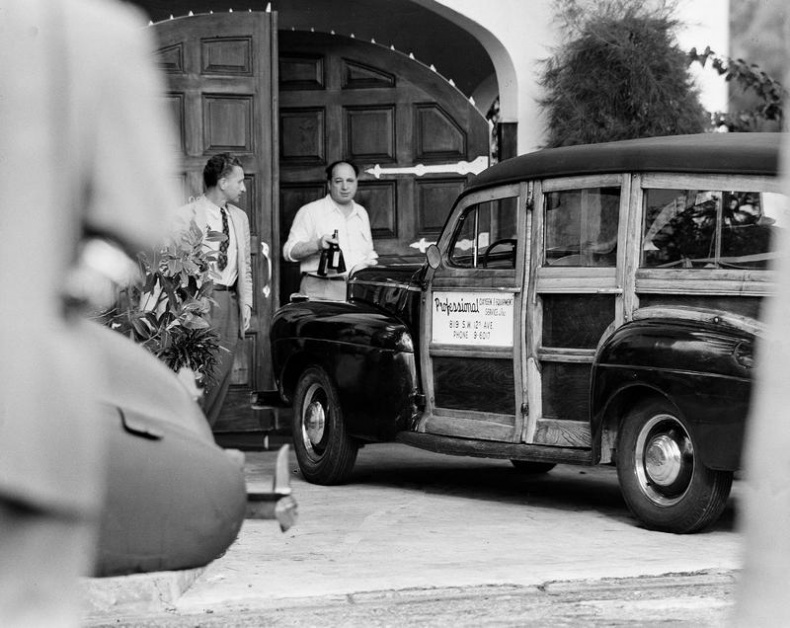 Иллюстрация к книге — Мистер Капоне [i_024.jpg]