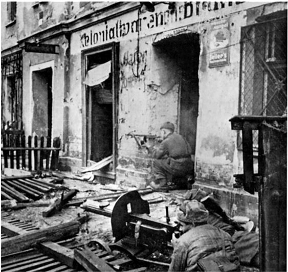 Иллюстрация к книге — Берлин 45-го. Сражение в логове зверя  [i_064.jpg]