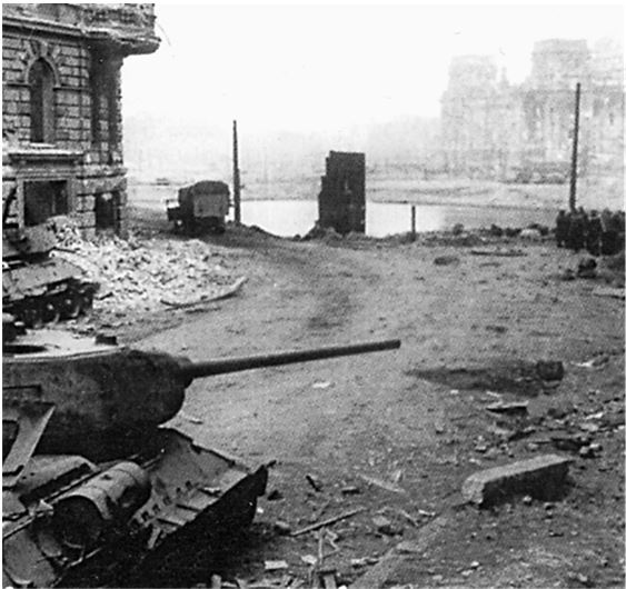 Иллюстрация к книге — Берлин 45-го. Сражение в логове зверя  [i_072.jpg]