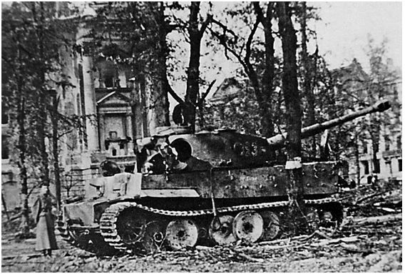 Иллюстрация к книге — Берлин 45-го. Сражение в логове зверя  [i_075.jpg]