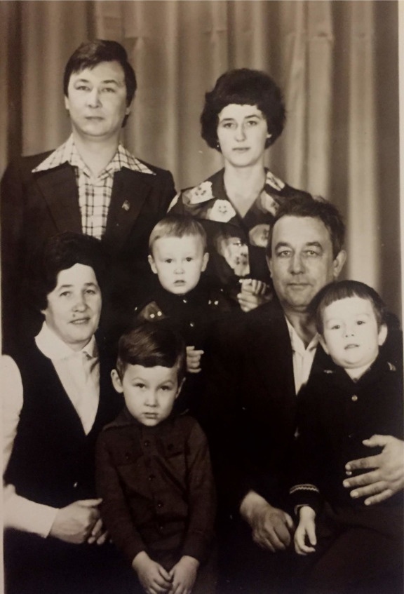 Иллюстрация к книге — Поколение надежды [image7_5bea87cc23034b0700c1ba11_jpg.jpg]