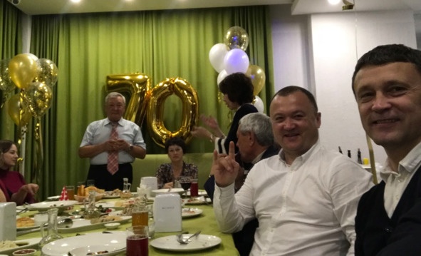 Иллюстрация к книге — Поколение надежды [image80_5bf0275769a1890600d537f3_jpg.jpg]