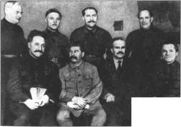 Иллюстрация к книге — Истребленные маршалы [i_007.jpg]