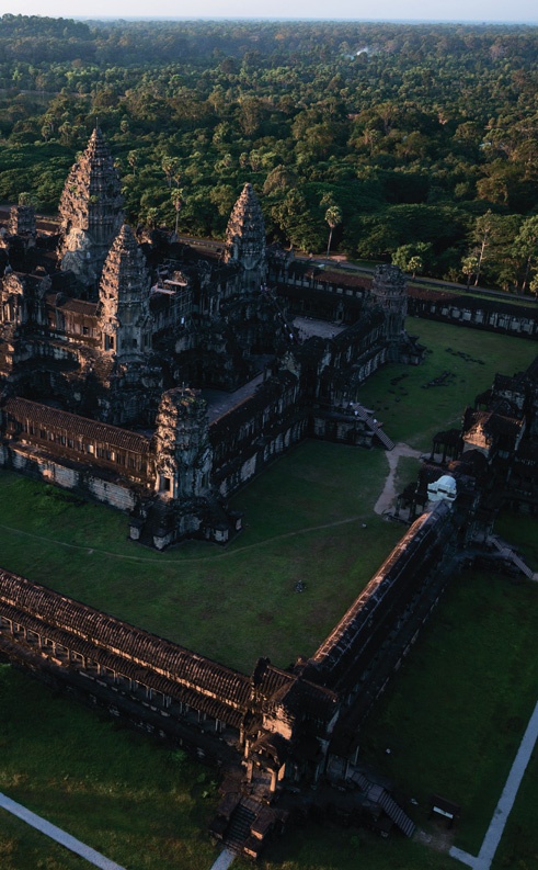 Иллюстрация к книге — Цивилизации. Образы людей и богов в искусстве от Древнего мира до наших дней [i_052.jpg]