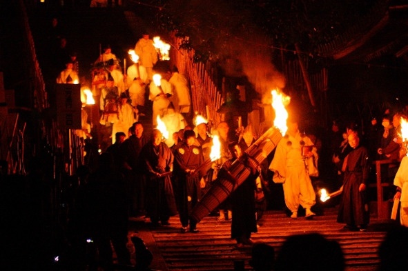 Иллюстрация к книге — Поэзия Басё. Перевод и смысл [image17_5dbaa9b59eb56f4a8aa566c3_jpg.jpg]